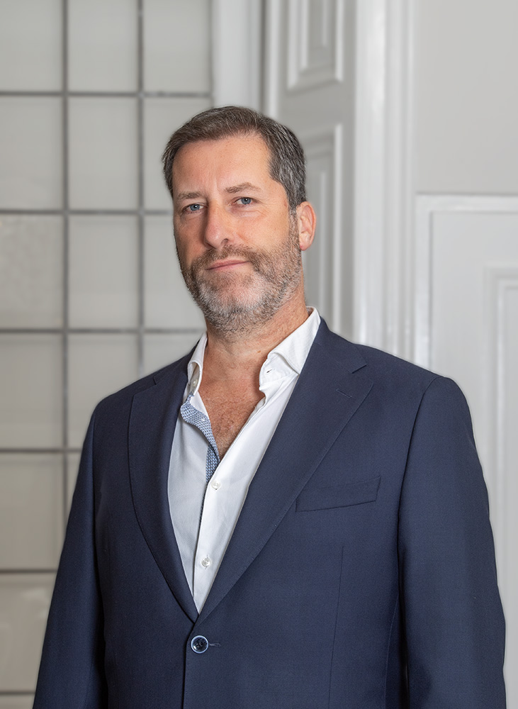 mr. Mark Dunsbergen